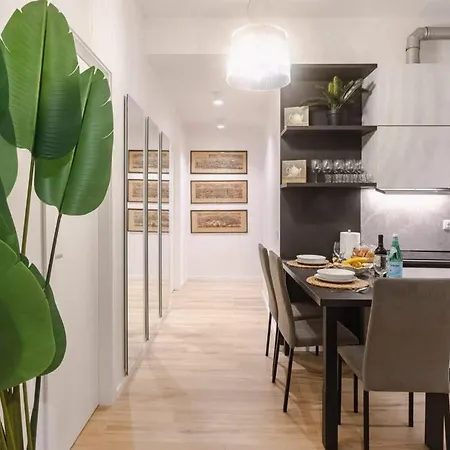 Modern Retreat Private With Ensuite Daire