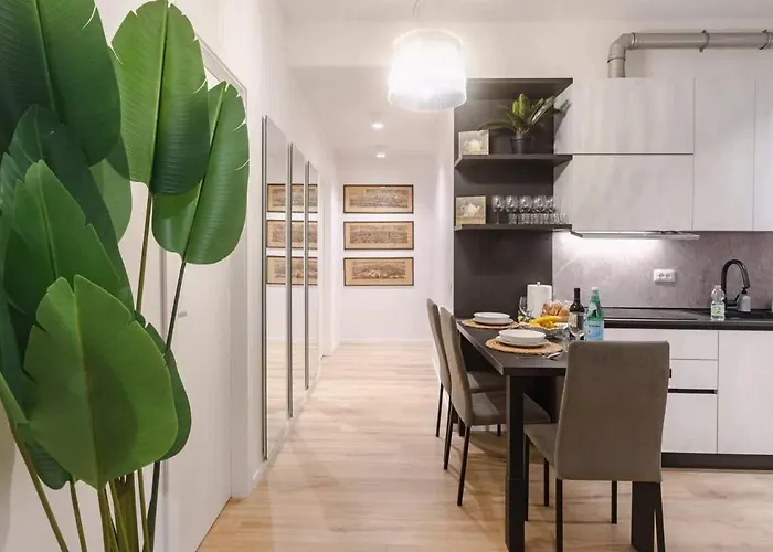 Modern Retreat Private With Ensuite Apartament